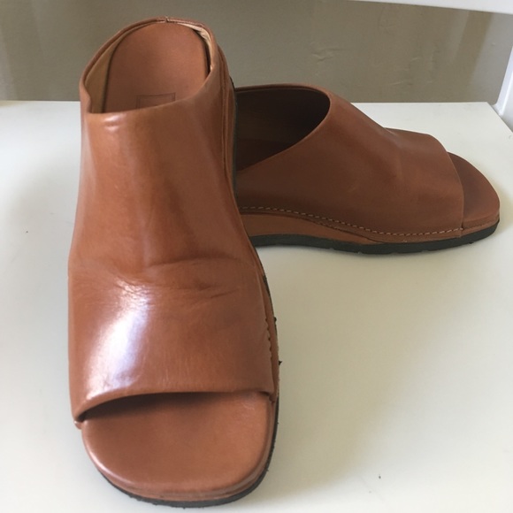 Cole Haan classic saddle/ tan leather sandals - Picture 5 of 8